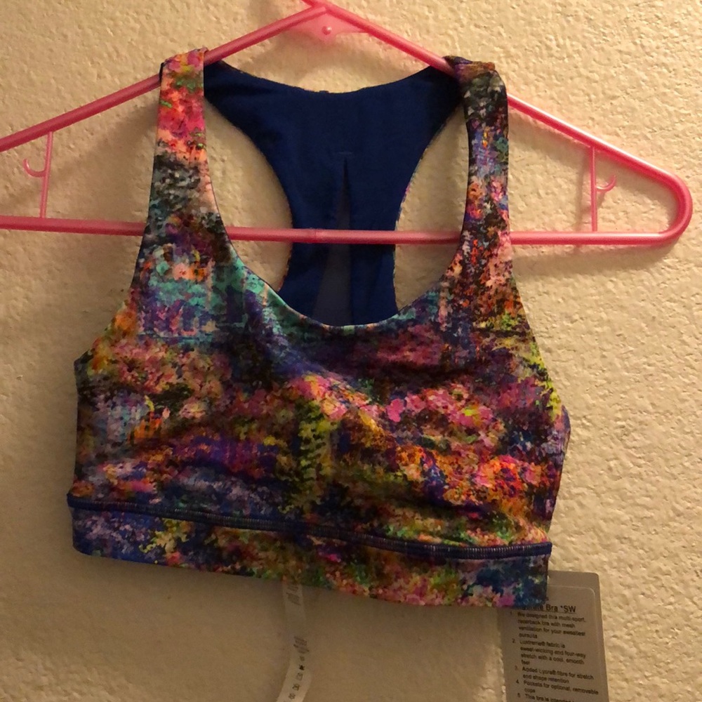 BRAND NEW NWT Lululemon invigorate sports bra!